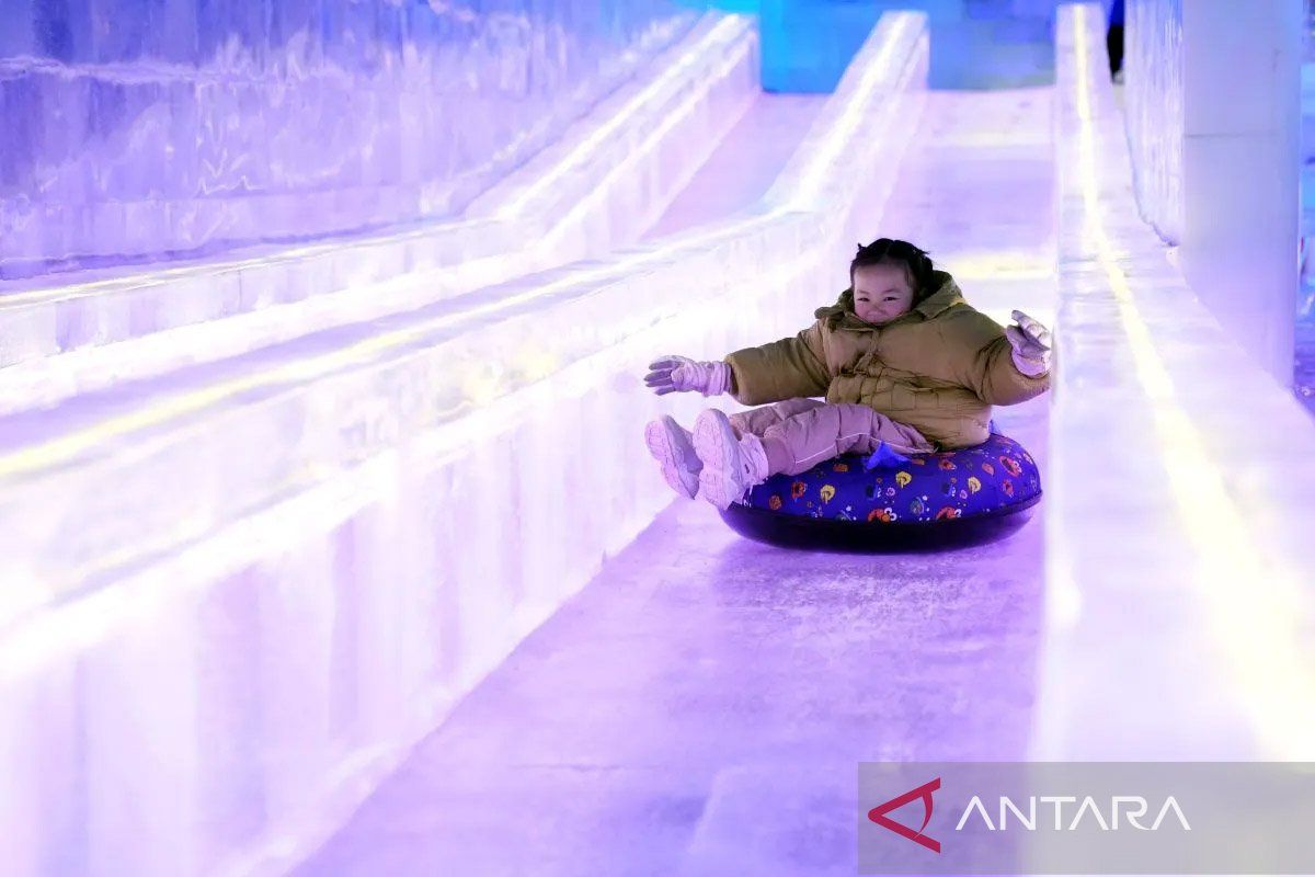 Harbin “Kota Es” China sambut taman hiburan salju “indoor” terbesar