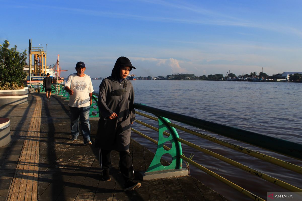 Rehat singkat di sela jalan kaki bantu bakar lebih banyak kalori